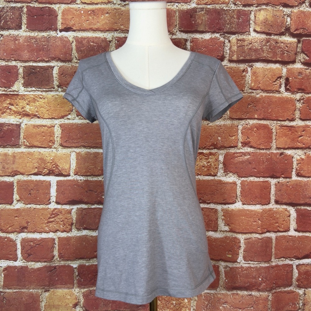 Zella Women's Athletic V-neck Short Sleeve T-shirt‎ Top Size Small Gray